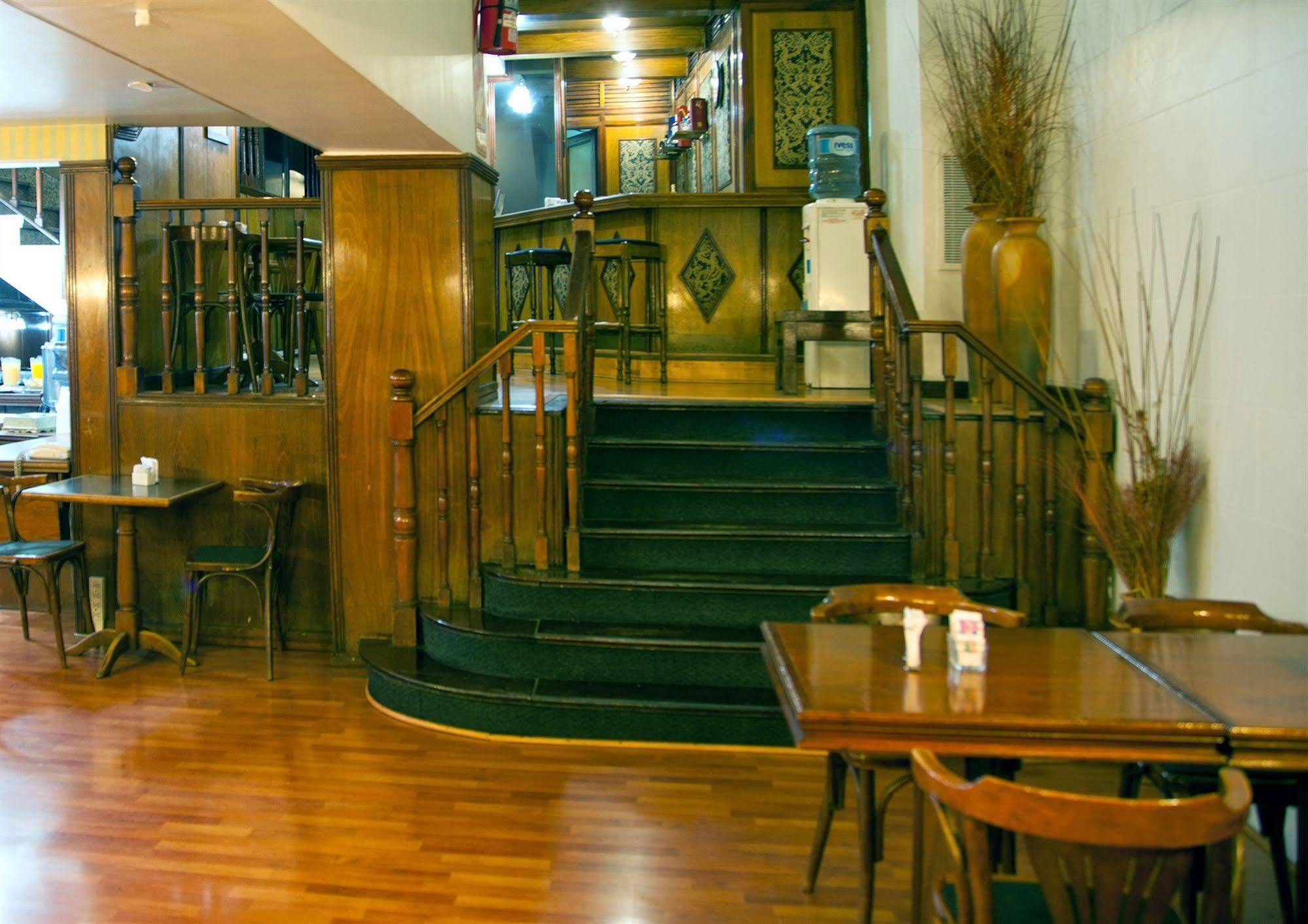 Esmeralda Palace Hotel Буенос Айрес Екстериор снимка